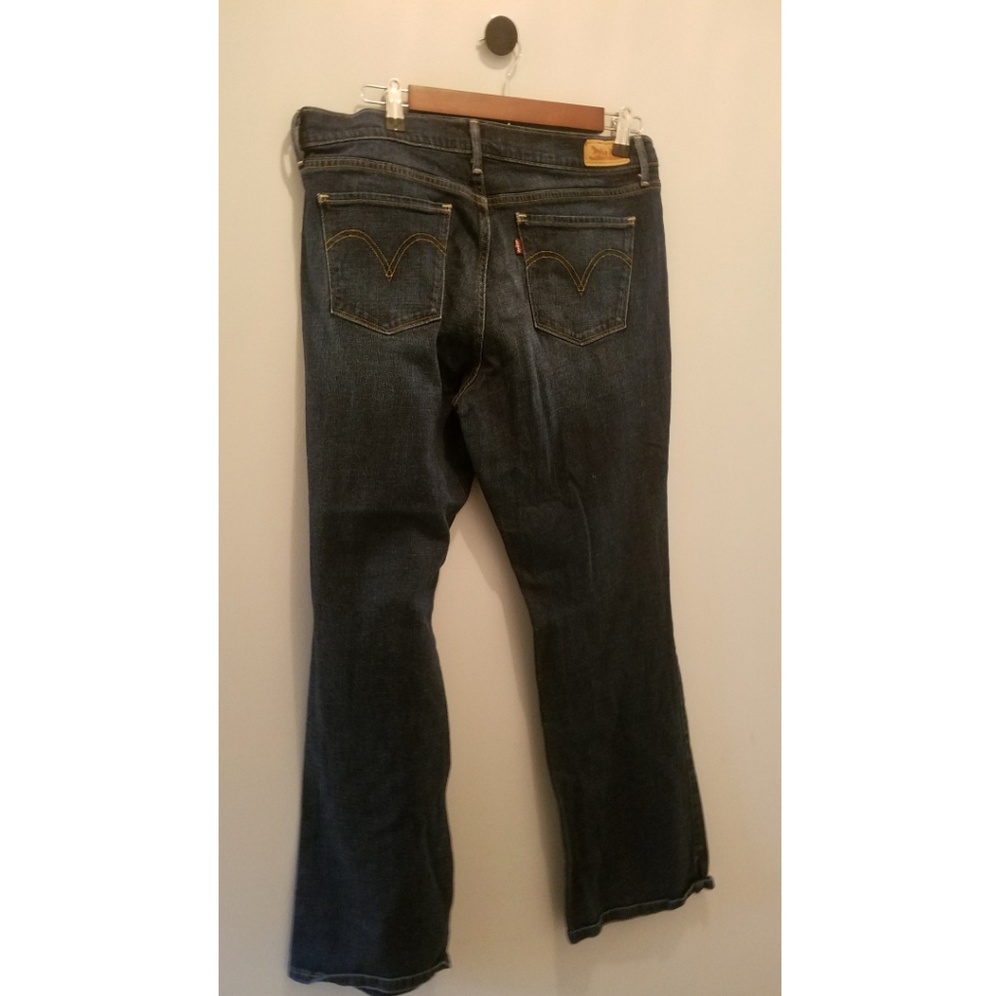 12 Levi's Curvy Bootcut